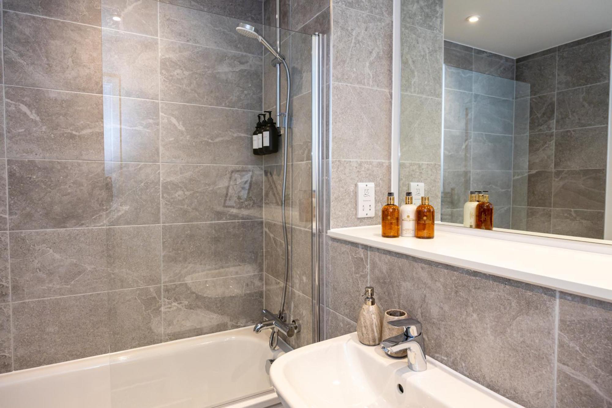 Апартаменты Pet Friendly 2Br Near Station By Asquare Letting Манчестер Экстерьер фото