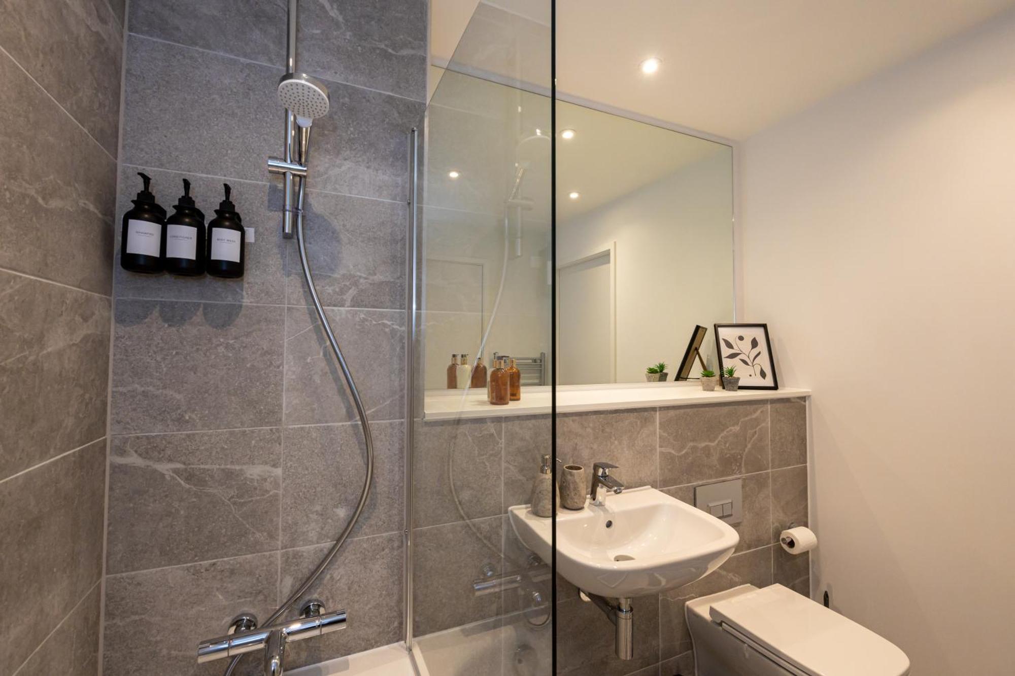 Апартаменты Pet Friendly 2Br Near Station By Asquare Letting Манчестер Экстерьер фото
